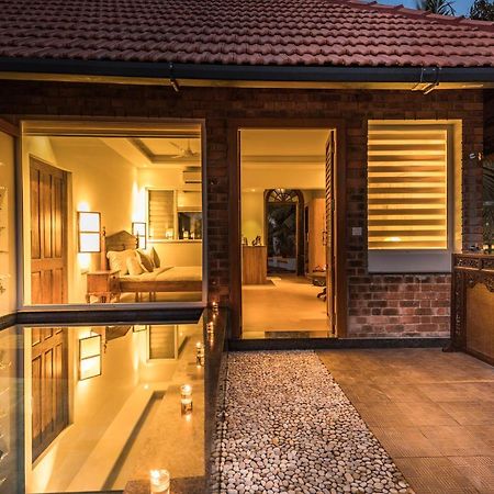 Over The Hill Poovar Exterior photo
