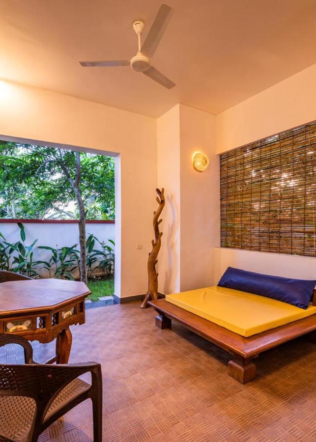 Over The Hill Poovar Exterior photo