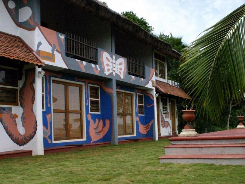 Over The Hill Poovar Exterior photo