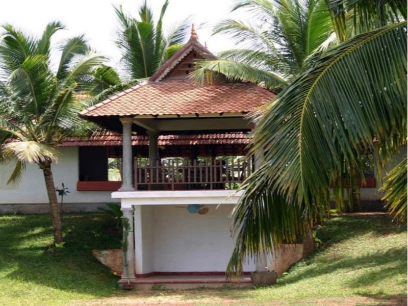 Over The Hill Poovar Exterior photo