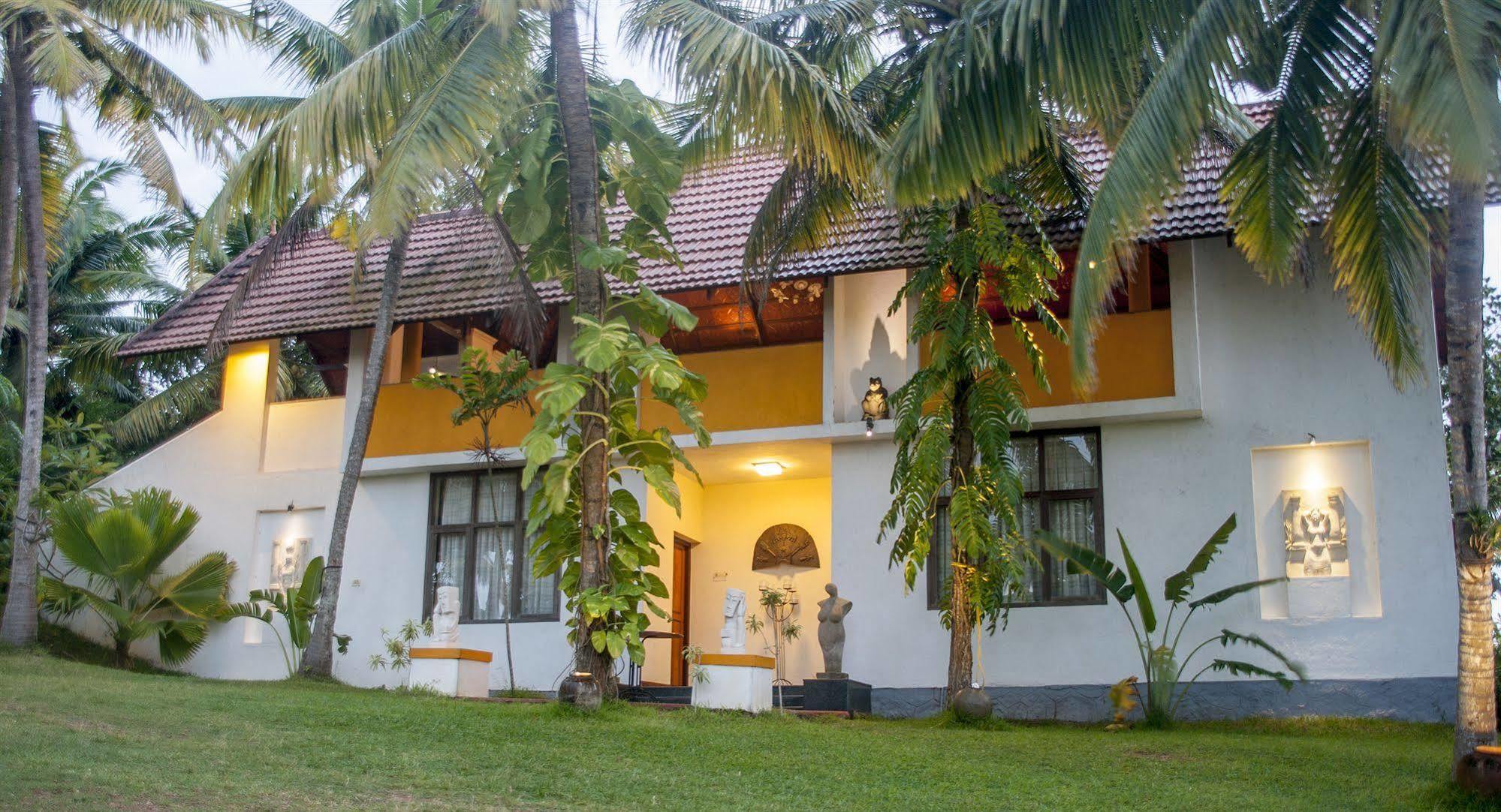 Over The Hill Poovar Exterior photo