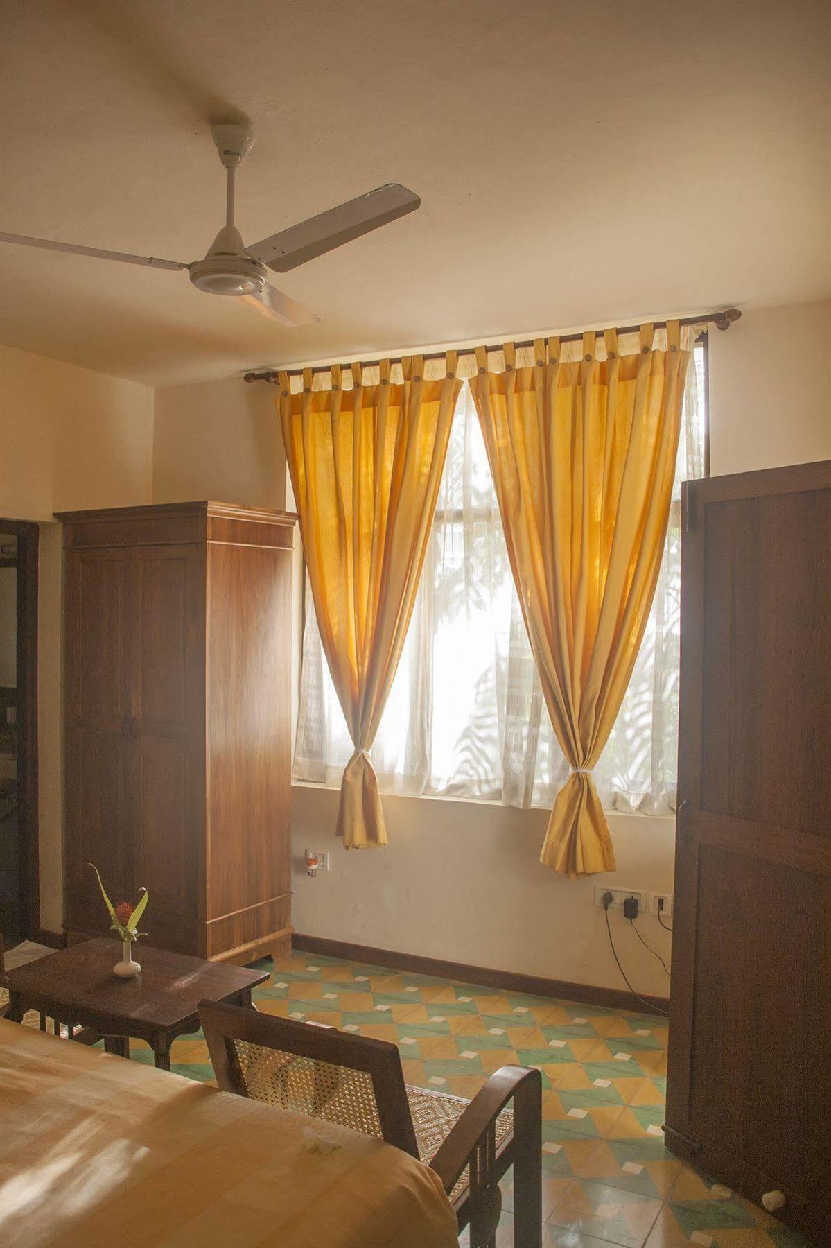 Over The Hill Poovar Exterior photo