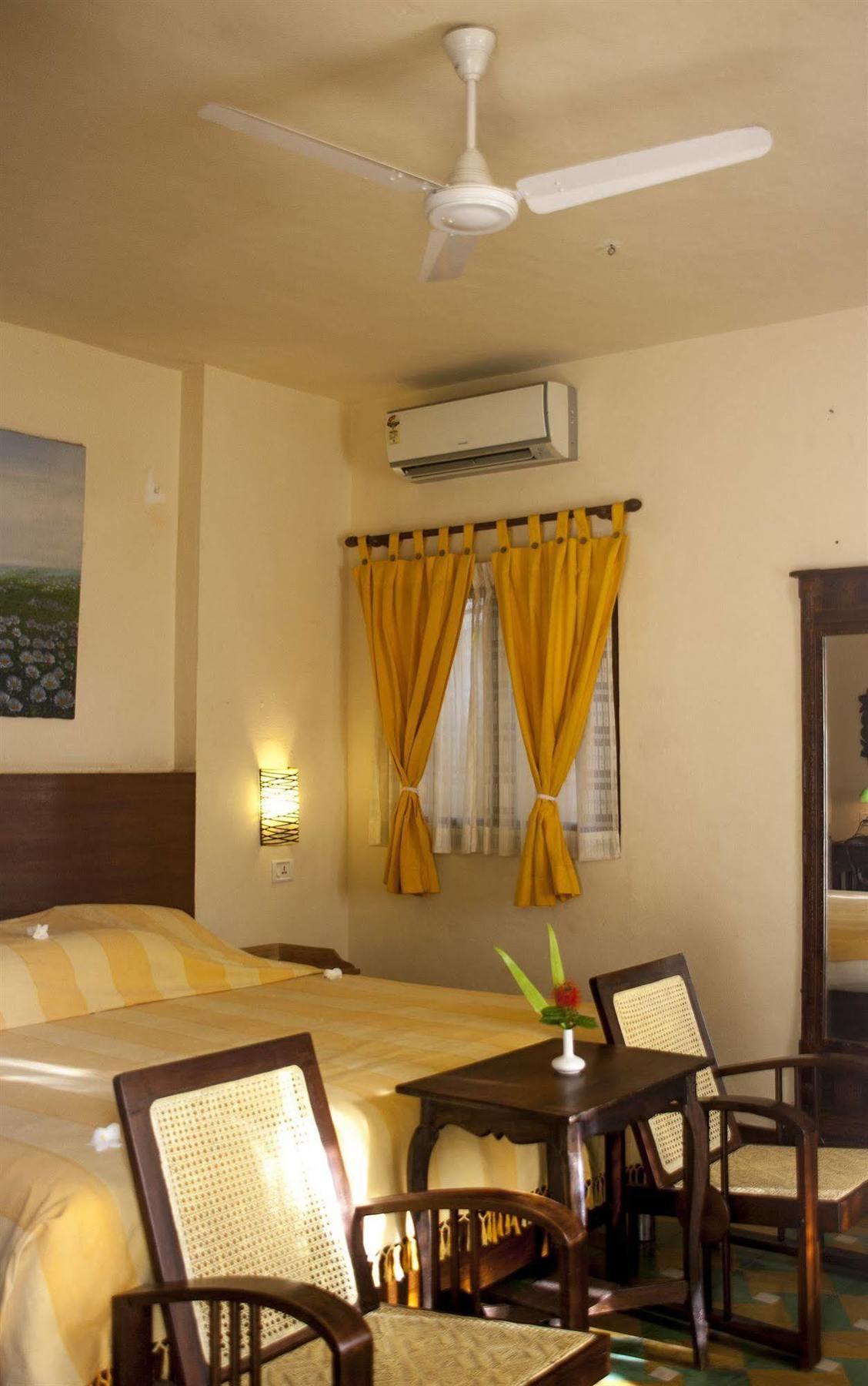 Over The Hill Poovar Exterior photo