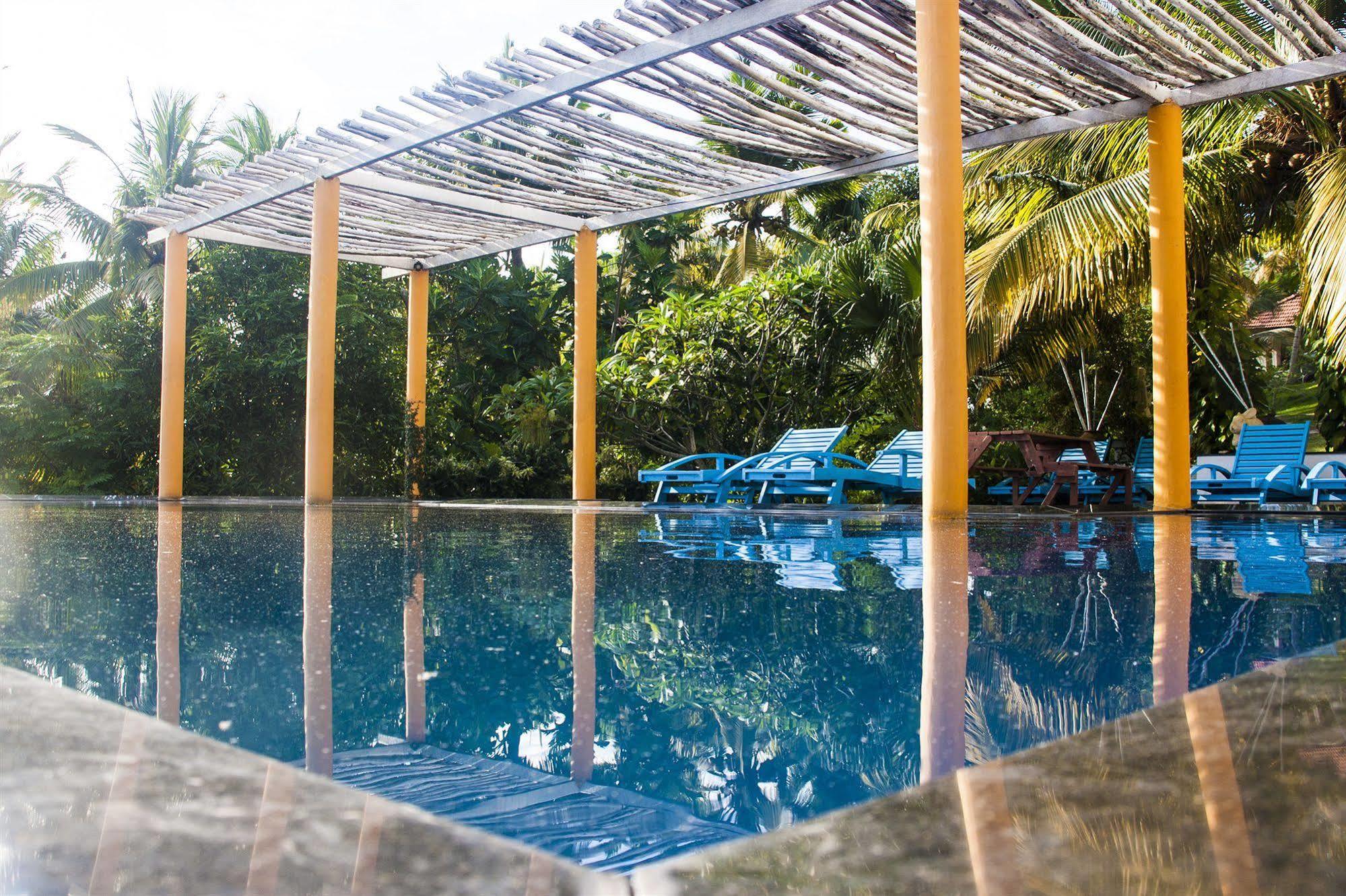 Over The Hill Poovar Exterior photo