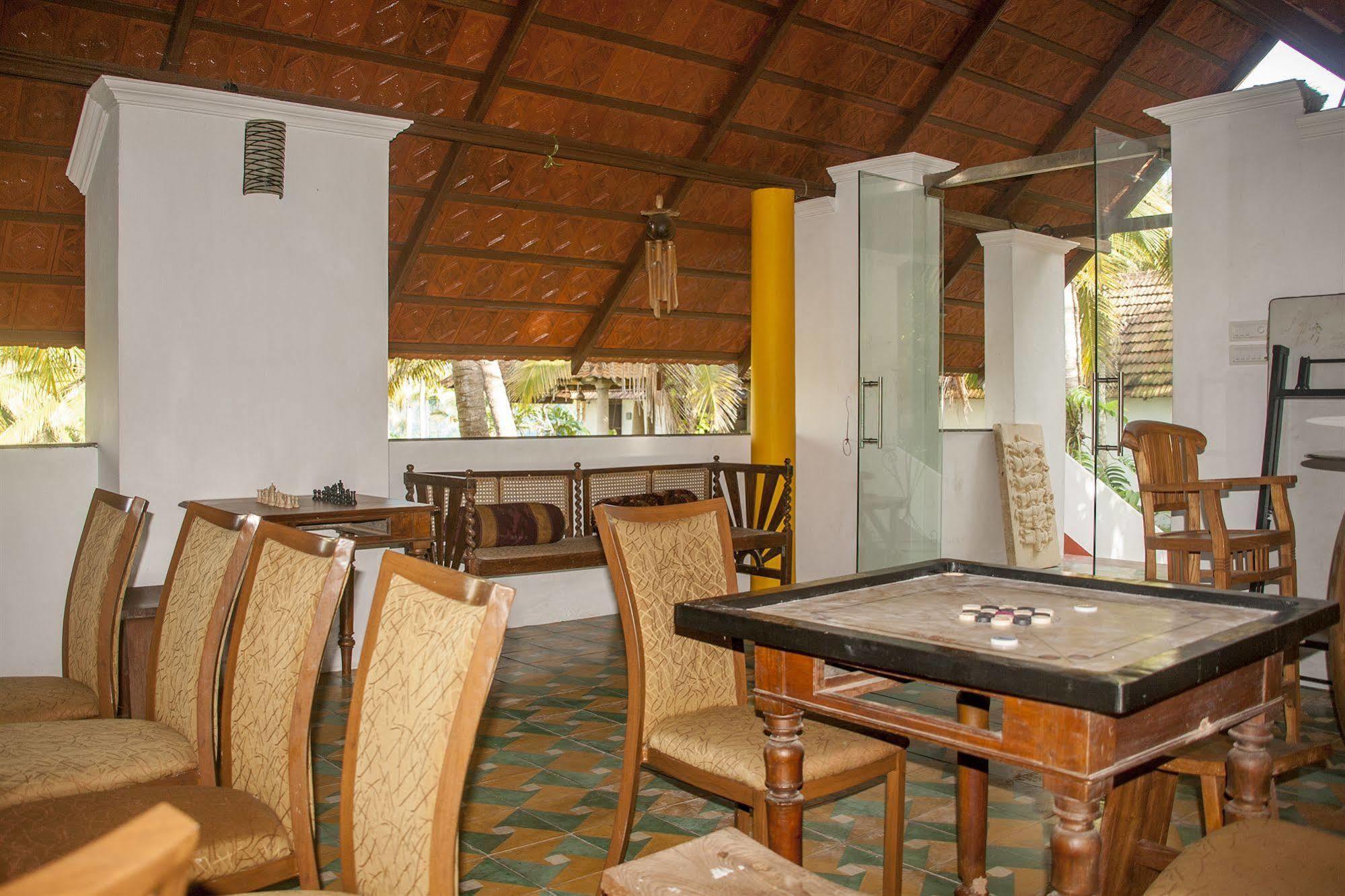Over The Hill Poovar Exterior photo