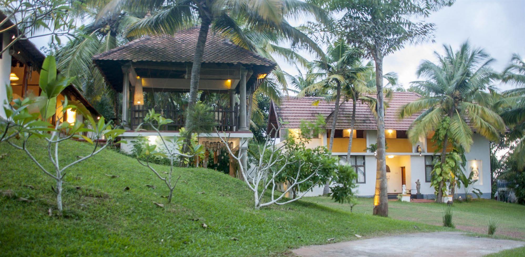 Over The Hill Poovar Exterior photo